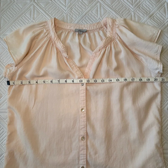 Rails Alena Petal Split Neck Top Size S - Picture 4 of 10